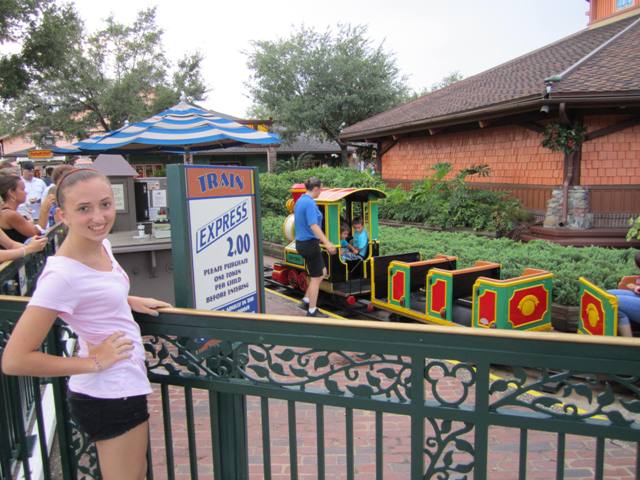 Marketplace train express disney sales springs